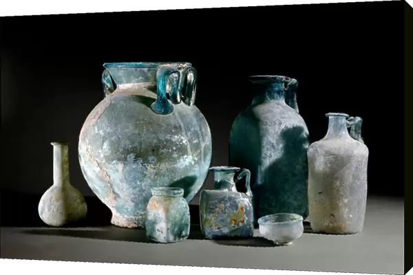 Roman art: pots, decanters, cups, vases and glass cups from Pompei