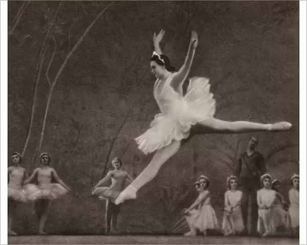 Marina Semyonova, Soviet Russian ballerina (b  /  w photo)