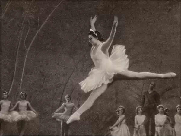 Marina Semyonova, Soviet Russian ballerina (b  /  w photo)