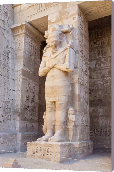 Giant statue of Ramses III