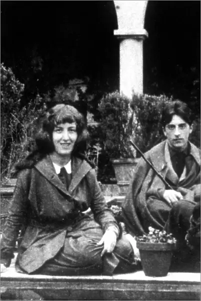 Marie Laure de Noailles and Jean Cocteau, c. 1917 (b / w photo)