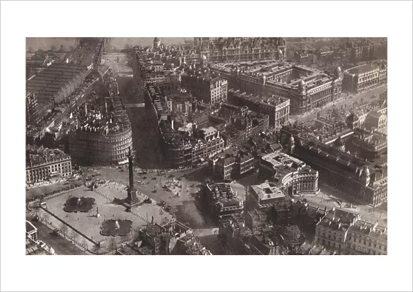 Aerial View of Trafalgar Square, London (b / w photo)