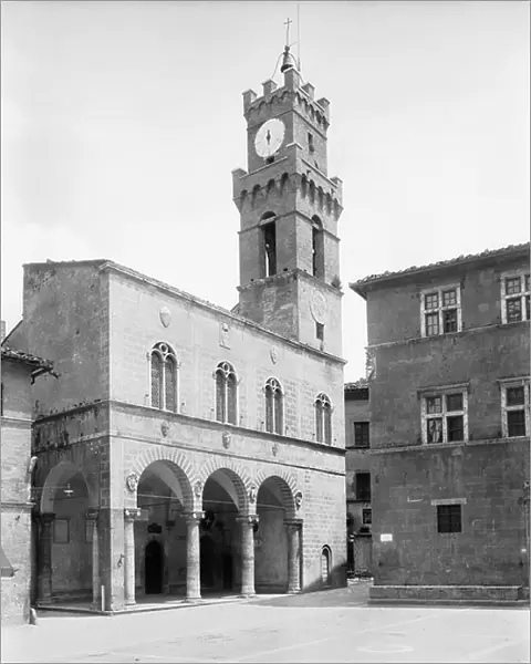 Town Hall, formerly the Public Palace or Palazzo dei Priori, the draft Bernardo Rossellini (1409-1464), Pienza. The photograph was taken after the restoration of 1901, during the works was eliminated the last floor in the facade