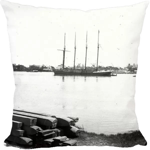 Indochina / Vietnam, Haiphong (Hai phong): A 4-mats in Haiphong Harbour next to the sawmill on the Red River, 1900
