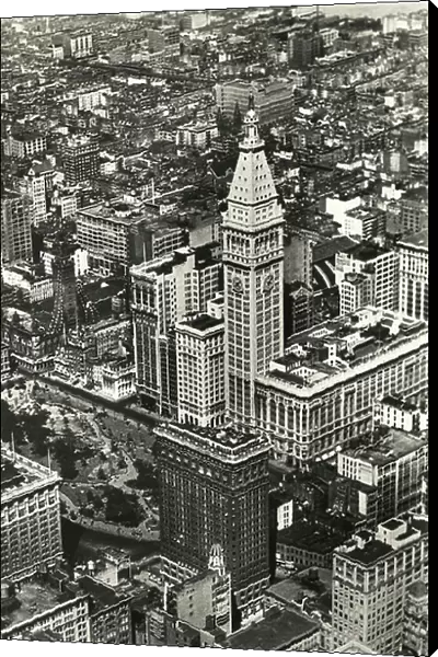 View of the Metropolitan Life Insurance Company building and tower, New York. The Flatiron Building is visible in the foreground