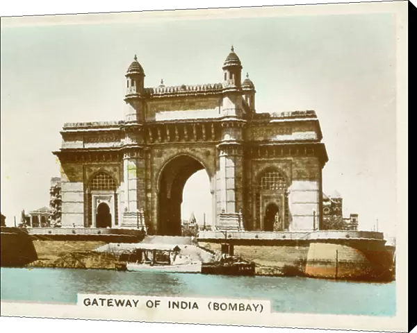 Photocard, 1930s: Gateway of India, Bombay (coloured photo)