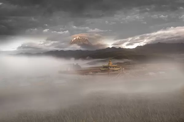 Muya pagoda and Yala snow mountain