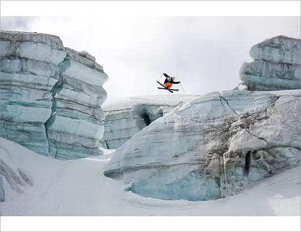 Candide Thovex out of nowhere into nowhere