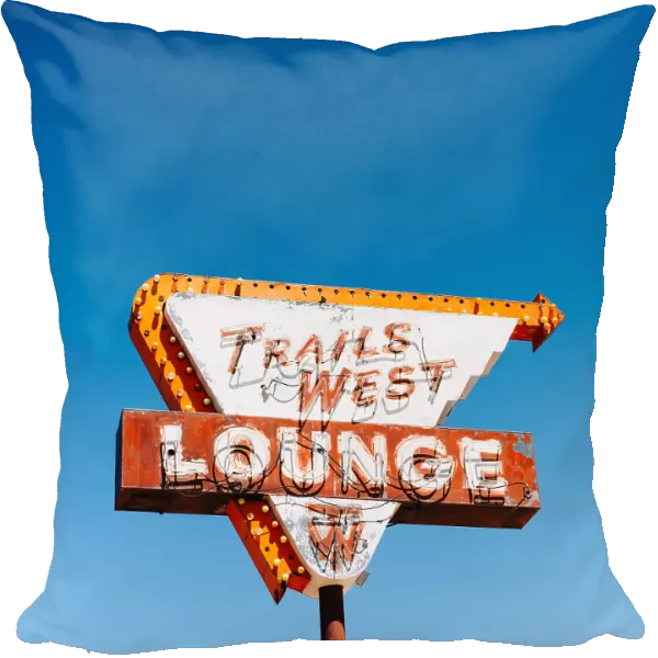 Trails West Lounge