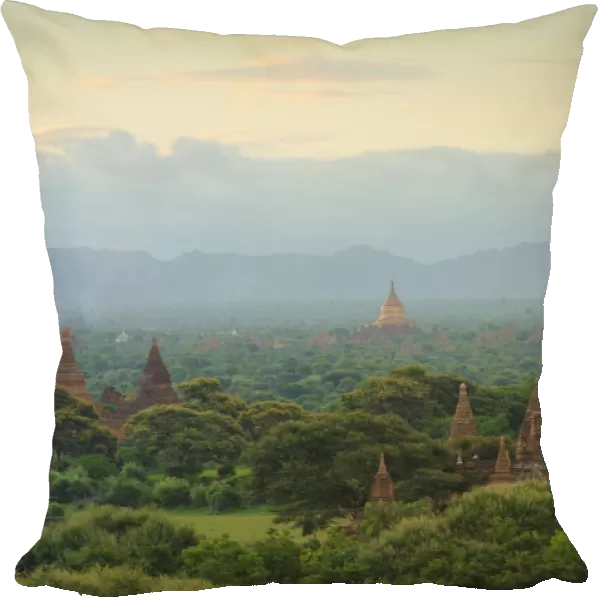 Temples in Old Bagan, UNESCO World Heritage, Mandalay State, Myanmar, Burma