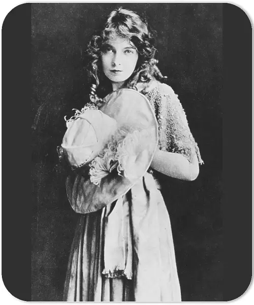 Lillian Gish (1896-1993), American stage and screen actress, 1912