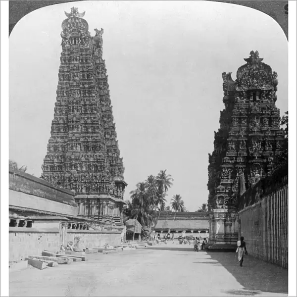 Gopuram, Sri Meenakshi Hindu Temple, Madurai, Tamil Nadu, India, c1900s(?). Artist: Underwood & Underwood