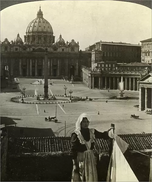 St Peters Square and Basilica and the Vatican, Rome, Italy. Artist: Underwood & Underwood