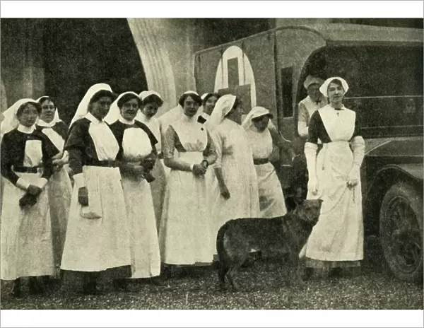 The Duchess of Westminster with nurses, Le Touquet, First World War, 1914, (c1920)