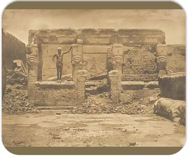 Hypetre d Athor, sur la Terrasse du grande Temple de Denderah (Tentyris)