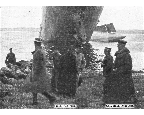 Trois Zeppelins detruits en trois jours. Le 'L20' dans un fjord de Norvege; Le capitaine... 1916. Creator: Unknown. Trois Zeppelins detruits en trois jours. Le 'L20' dans un fjord de Norvege; Le capitaine... 1916. Creator: Unknown