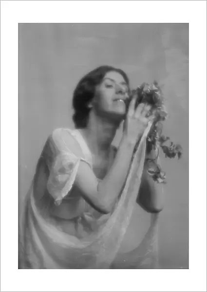 Morton, Isabella, Miss, 1913 Feb. 5. Creator: Arnold Genthe