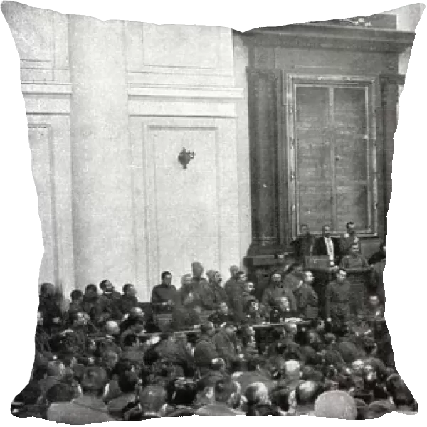 Au Palais de Tauride; Le bureau du Conseil des delegues ouvriers et soldats, pendant... 1917. Creator: Unknown