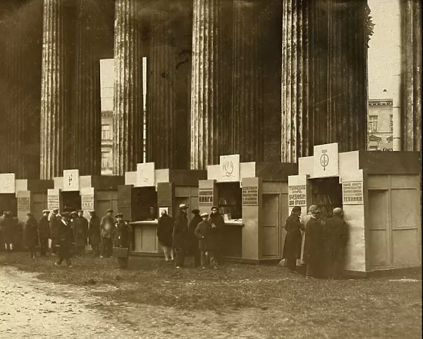 Book trade in Leningrad near the Kazan Cathedral, 1920-1929. Creator: Unknown