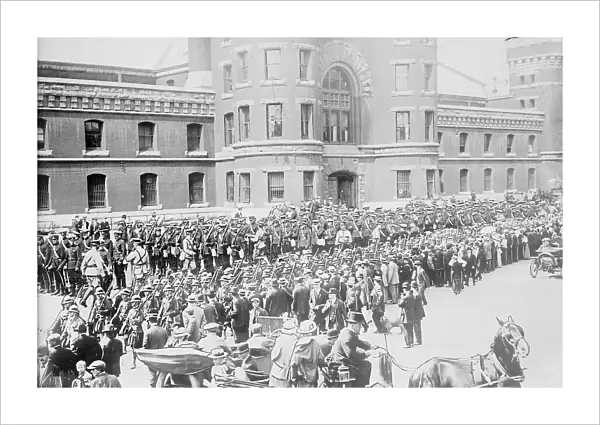 48th Highlanders, 12th Infantry, & 10th Royal leave Toronto for camp, 1914. Creator: Bain News Service. 48th Highlanders, 12th Infantry, & 10th Royal leave Toronto for camp, 1914. Creator: Bain News Service