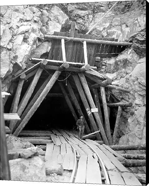 Tunnel Works, 1900-1904. Creator: Unknown