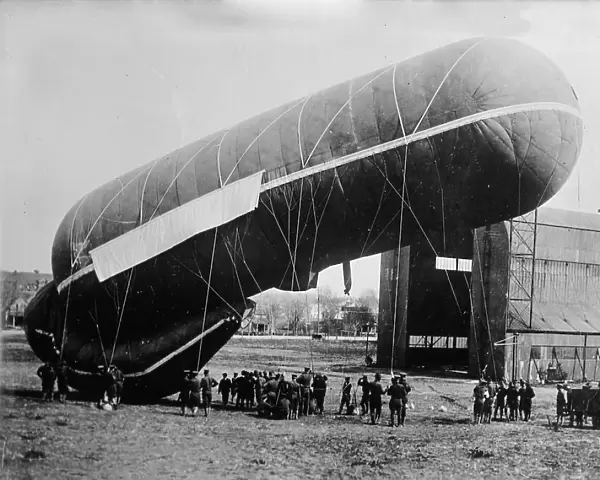 Observation balloon, U.S.A. 9 Dec 1917. Creator: Bain News Service