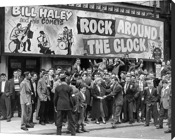 Crowd waiting to see Rock Around The Clock