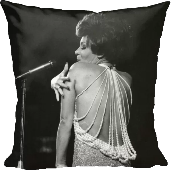 Shirley Bassey on stage