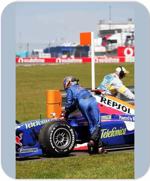 GP2. Neel Jani (SUI) Racing Engineering breaks down during qualifying.