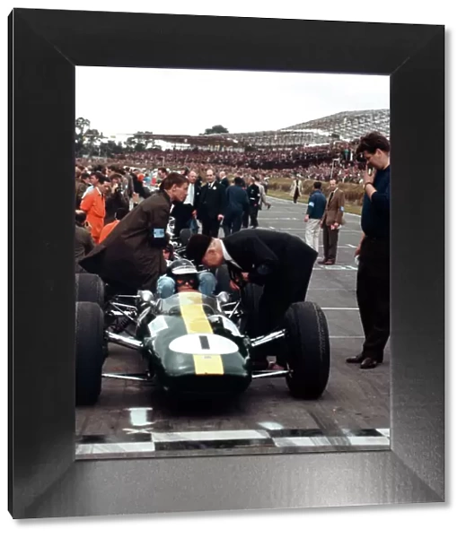 1964 British Grand Prix - Jim Clark: Jim Clark, Lotus 25-Climax, 1st position, on the grid