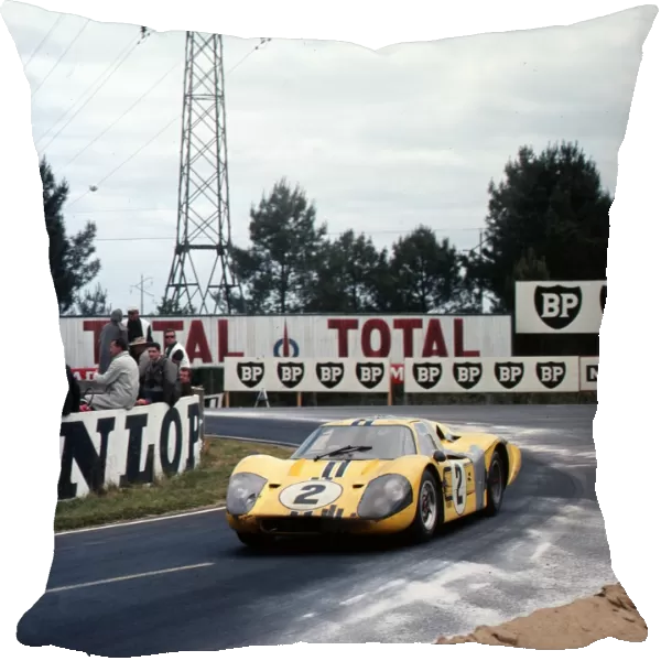McLaren  /  Donohue - Ford GT40 MkIV: 1967 LE MANS 24 HOURS