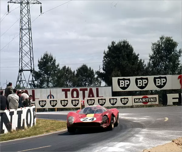 W. Mairesse  /  Buierlys - Ferrari 330P4: 1967 LE MANS 24 HOURS