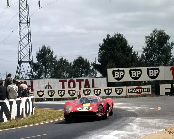 W. Mairesse  /  Buierlys - Ferrari 330P4: 1967 LE MANS 24 HOURS