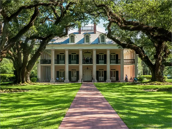 USA, Louisiana, Oak Alley Plantation; Vacherie, Colonial style house