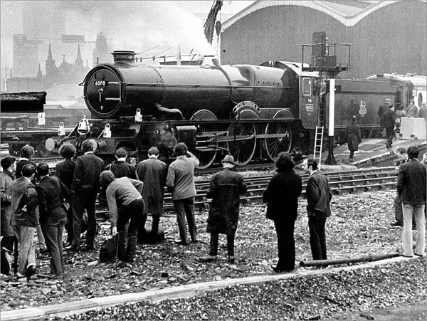 King George V steam engine leaving Moor Street Railway Station, Birmingham
