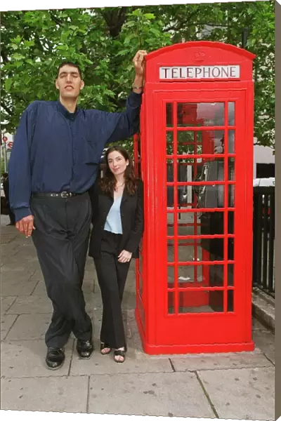 Worlds tallest man Radhouane Charib in London May 1999 at 7ft 9inches with Mirror