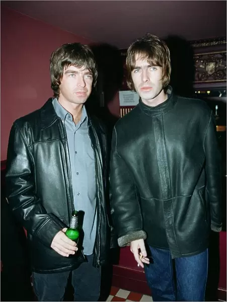 Noel Gallagher Singer September 1998 Oasis band member