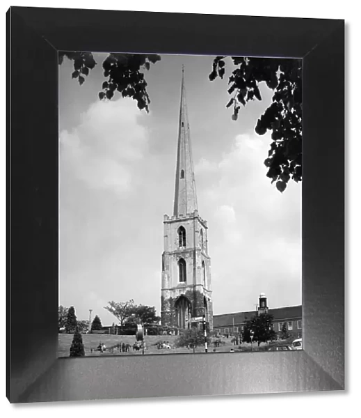 The spire of St Andrews church in the town of Worcester, 1967