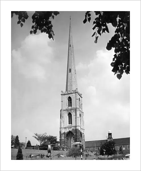 The spire of St Andrews church in the town of Worcester, 1967