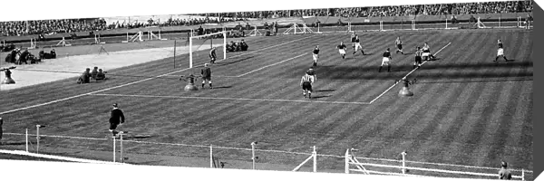 Sport - Football - Arsenal - FA Cup Final - 1932 - Action picture taken during