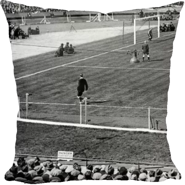 Sport - Football - Arsenal - FA Cup Final - 1932 - Action picture taken during