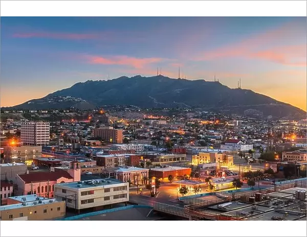El Paso, Texas, USA downtown city skyline in the morning with mountains