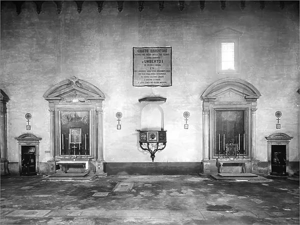 Two altars in the nave of the Church of San Francesco in Pistoia