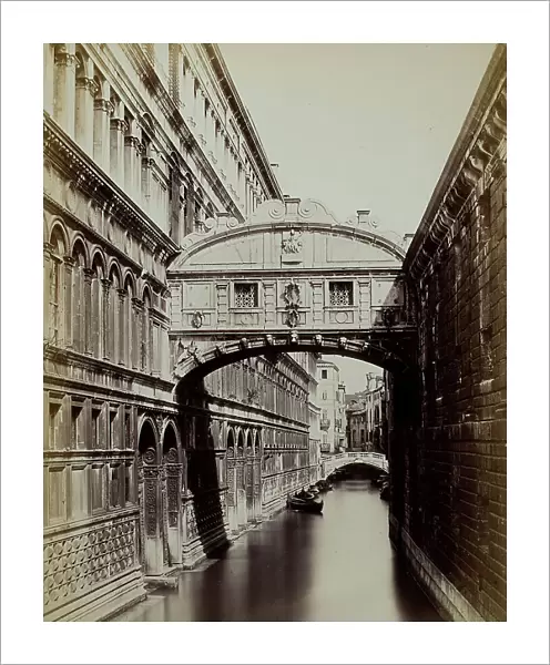 The Bridge of sighs in Venice. To the left, Palazzo Ducale; to the right, the Prigioni Nuove