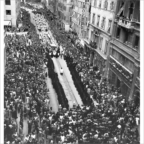 First procession after the war in Italia Avenue in Trieste