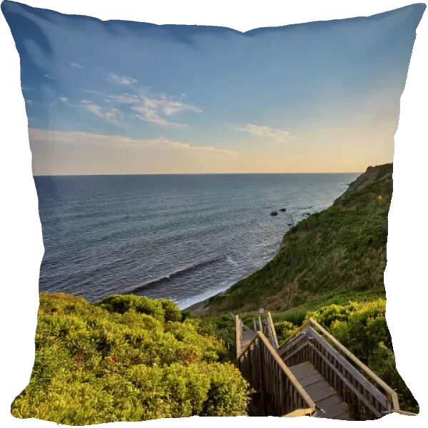 USA, Rhode Island, Block Island, New England, wooden stairs leading to beach, Mohegan Bluffs