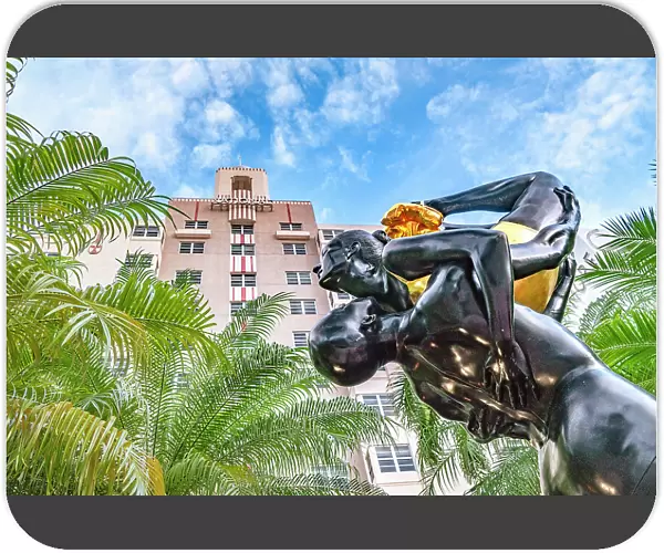 Florida, Miami Beach, South Beach, Carol A. Feuerman's sculpture called STRENTH