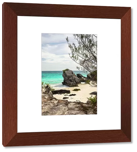 Bermuda, South Road, Warwick, Astwood Cove Beach with large boulders and aquamarine water