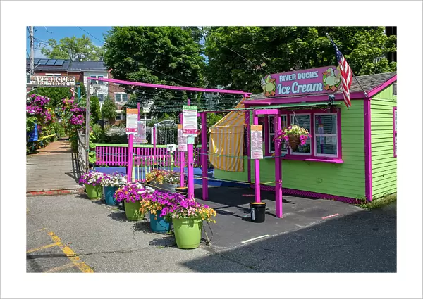Maine, Camden, Colorful Ice-cream shop