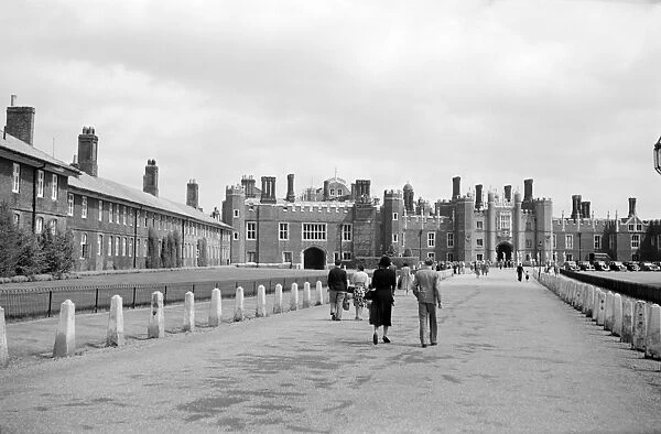 Hampton Court Palace a001949